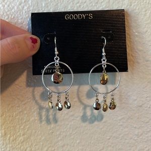 Goodys Dangly Earrings 🔥